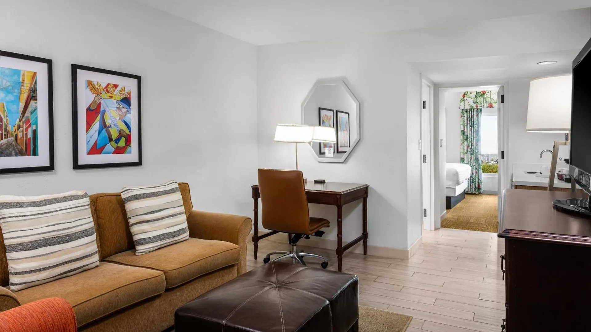 Hampton Inn & Suites San Juan Carolina