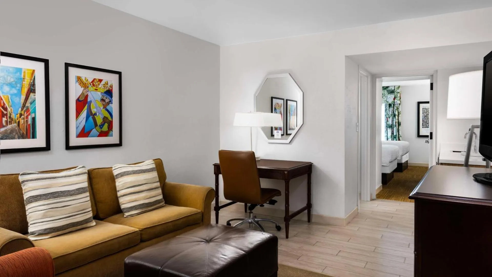 Hampton Inn & Suites San Juan Carolina